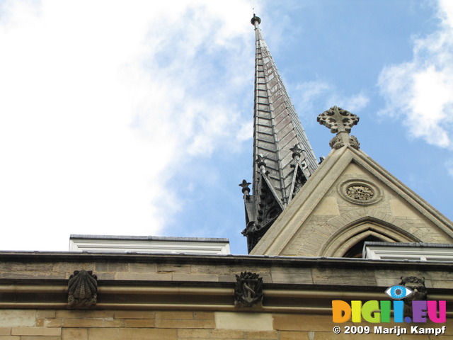 SX07837 Spire and gargoyle Oxford building